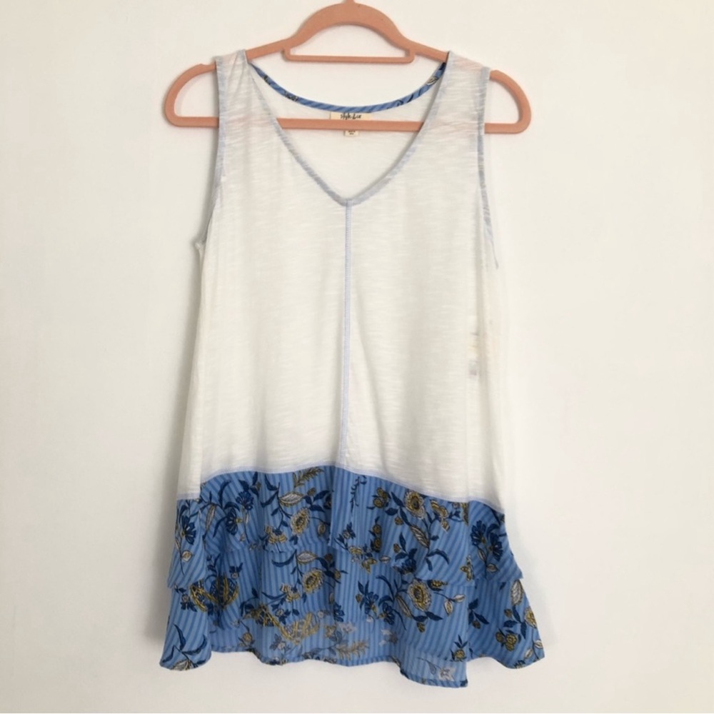 Style & Co - Sleeveless V-Neck Floral Ruffle Hem Tank Top - Size Medium

A06